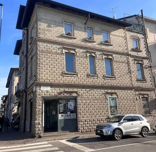 Jumbo Flat In Lägenhet Bergamo